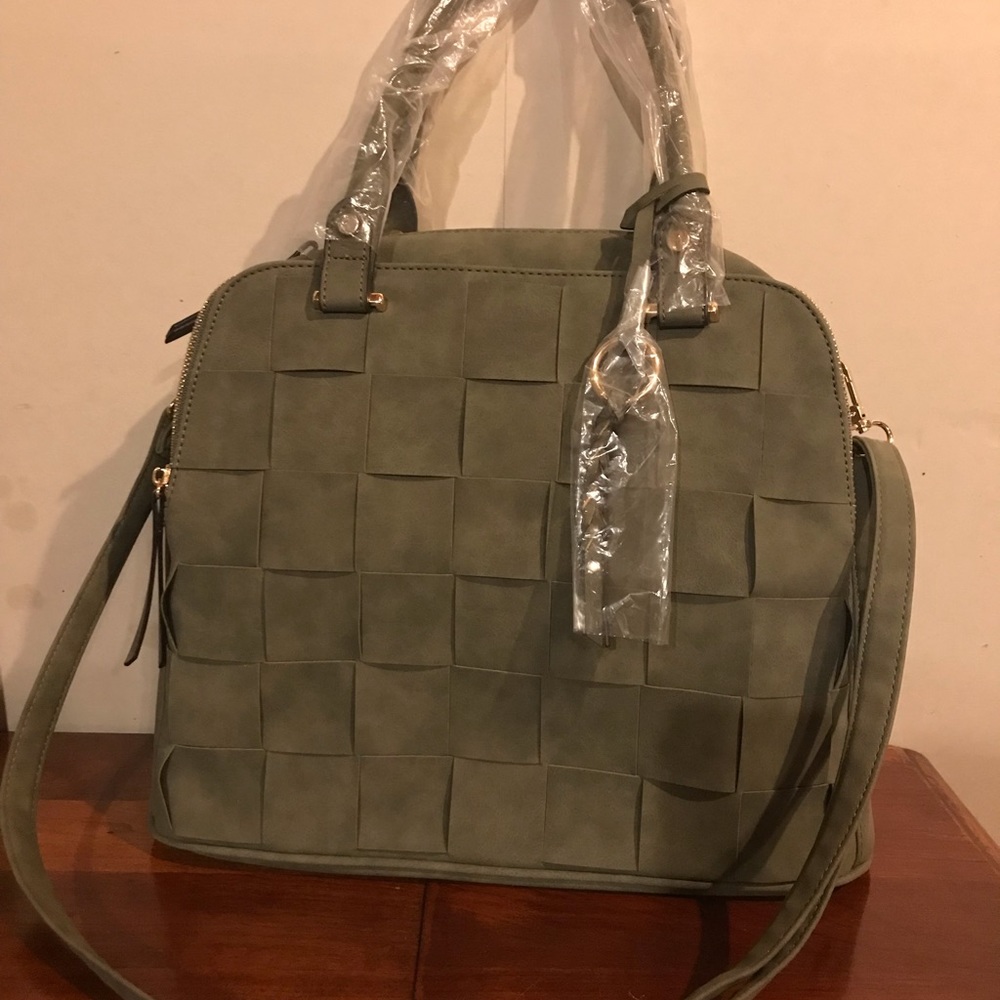 Large olive green purse.
